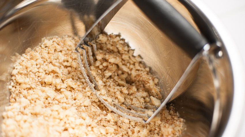 PASTRY BLENDER IN MIXING BOWL