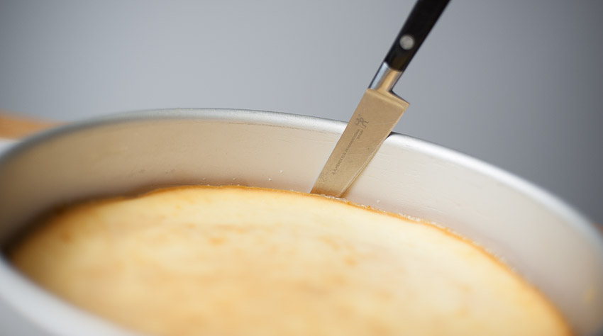 RELEASE THE EDGES OF THE CHEESECAKE FROM THE PAN