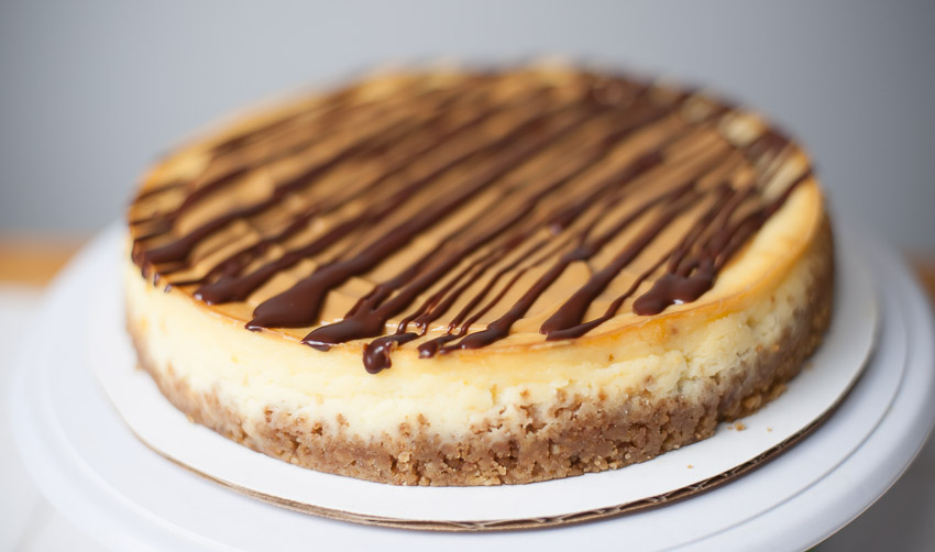 WHOLE DULCE DE LECHE CHEESECAKE