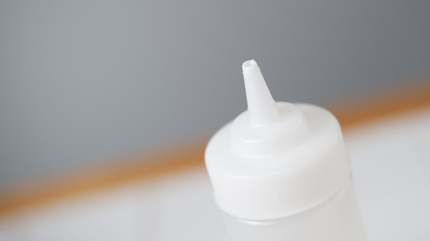 SQUEEZE BOTTLE